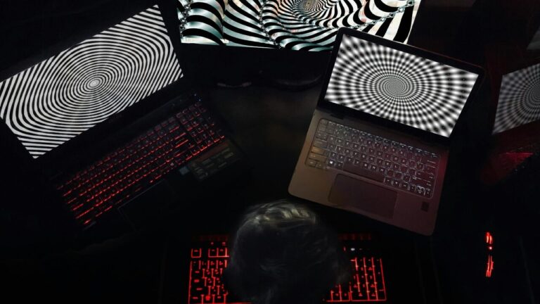 The Risks of Online Gaming for Minors