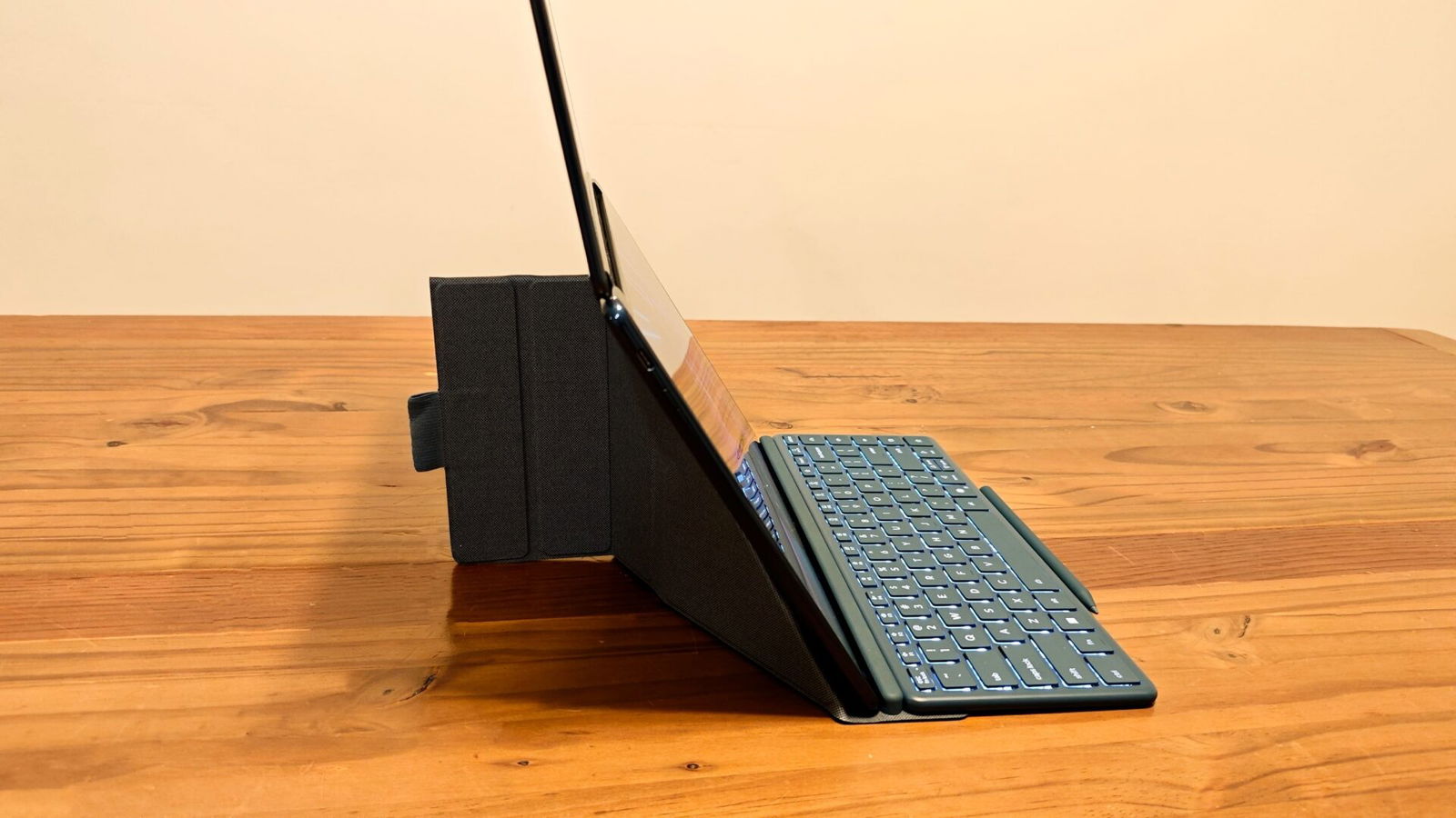 Lenovo Yoga Book 9I Laptop Review Lenovo Yoga Book 9I Laptop Review