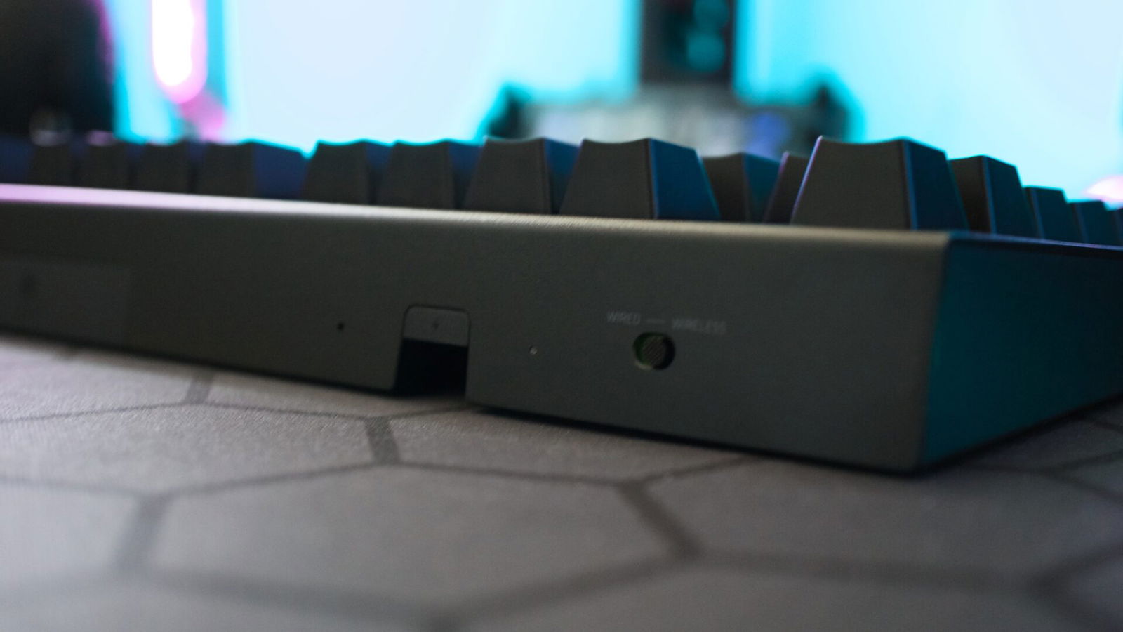Razer Blackwidow V4 Tenkeyless Hyperspeed Wireless Keyboard Review
