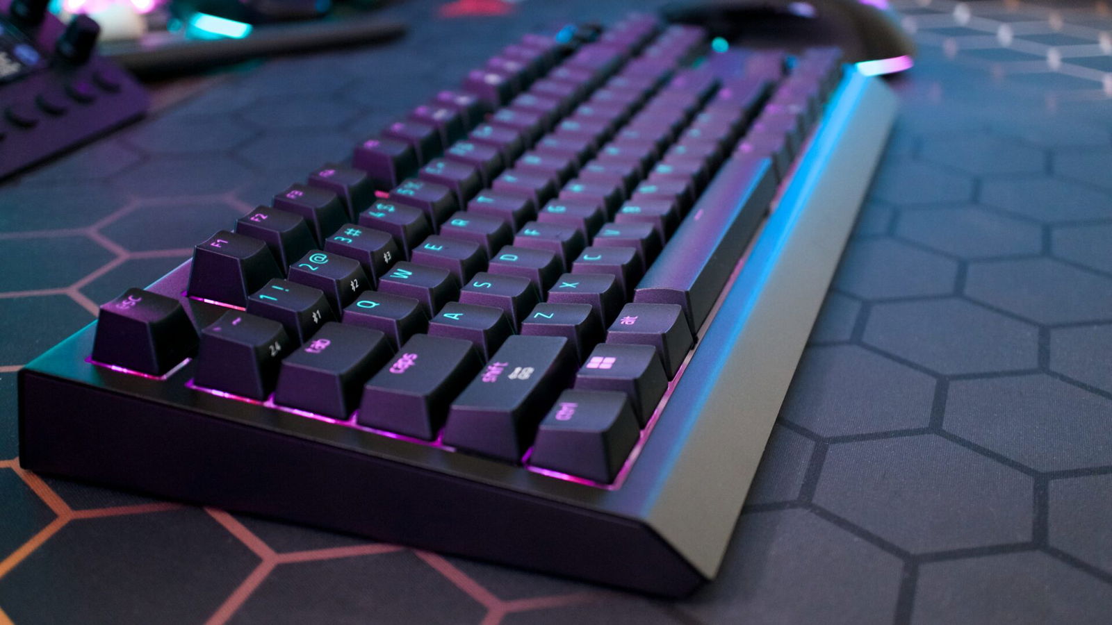 Razer Blackwidow V4 Tenkeyless Hyperspeed Wireless Keyboard Review