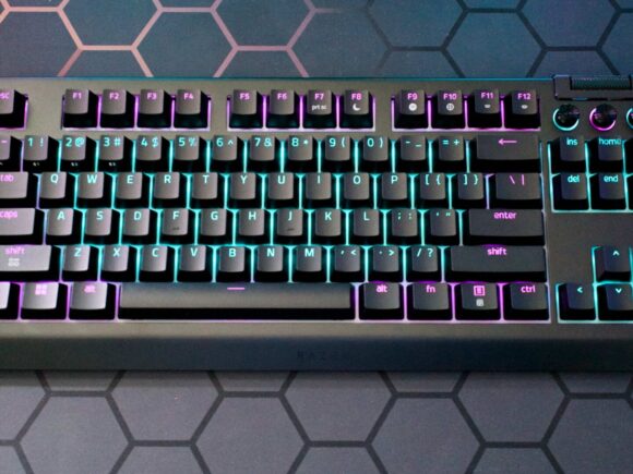 Razer Blackwidow v4 Tenkeyless HyperSpeed Wireless Keyboard Review