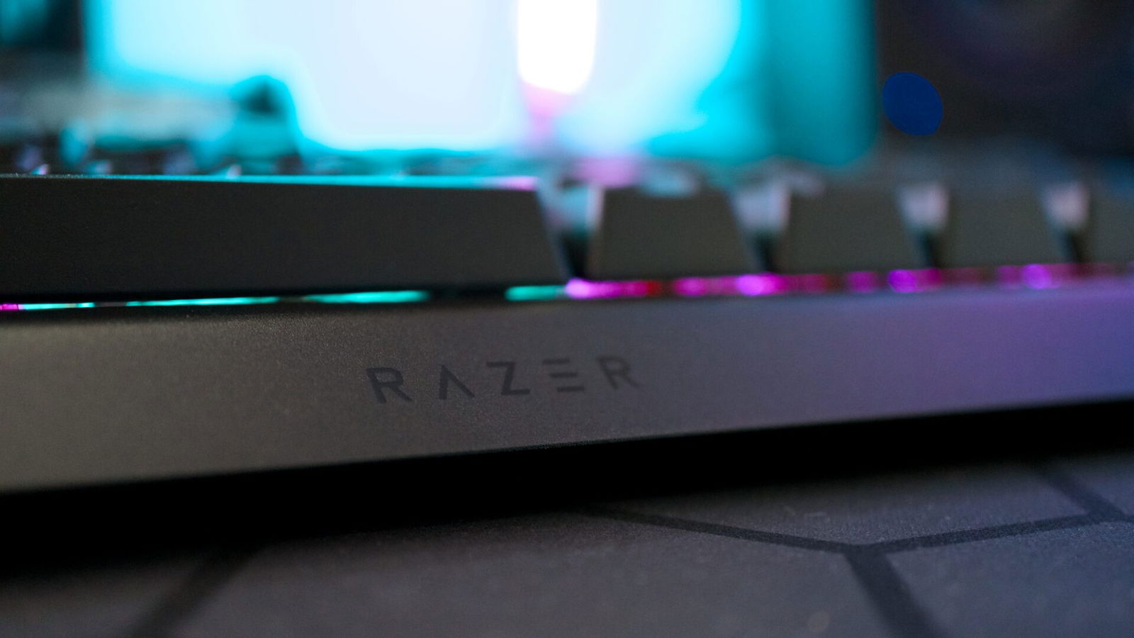 Razer Blackwidow V4 Tenkeyless Hyperspeed Wireless Keyboard Review