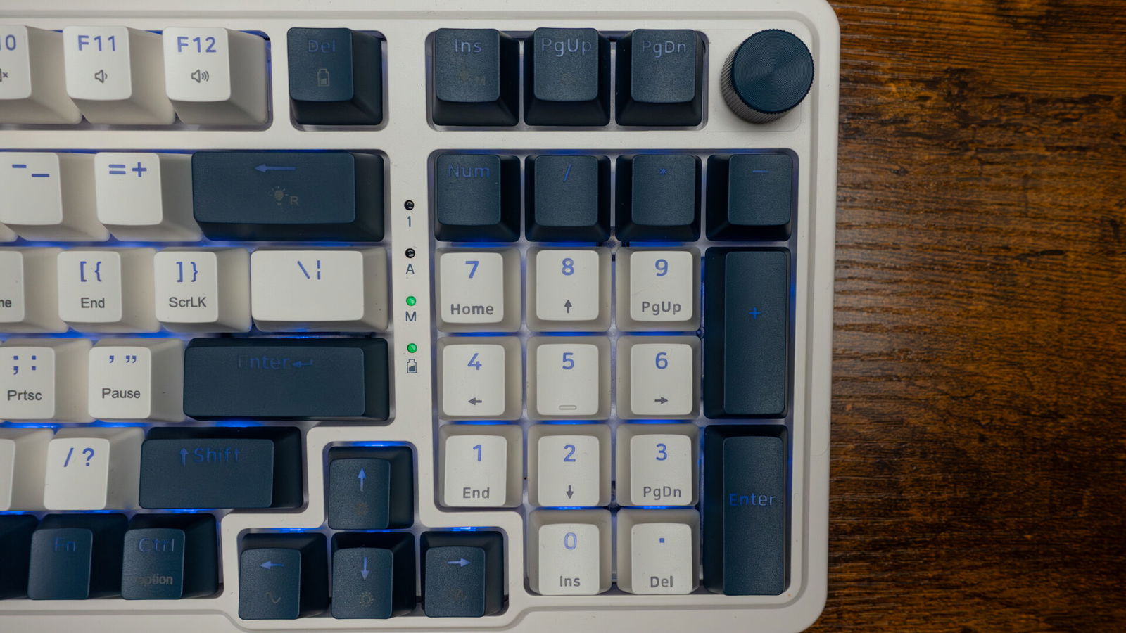 Redragon Eisa K686 Pro Blue Himmel Keyboard Review