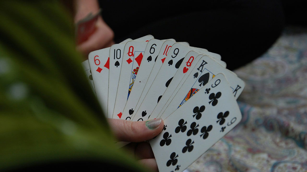Why Online Card Games Are Looking To Video Games For Inspiration