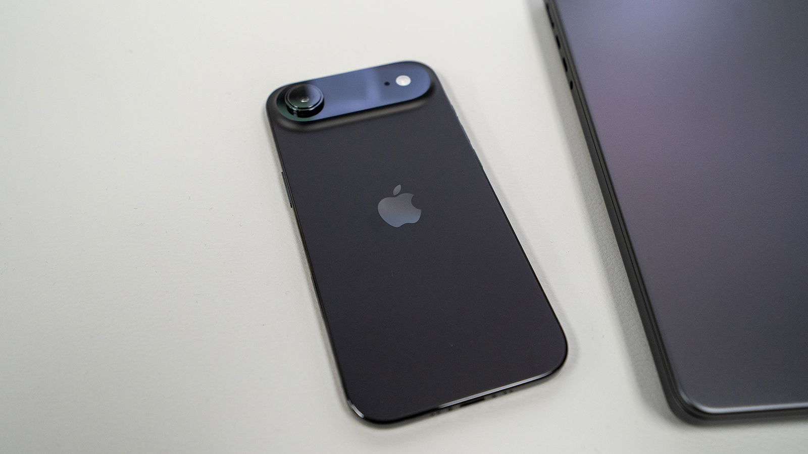 Apple Iphone Air 17 Smartphone Review Apple Iphone Air 17 Smartphone Review