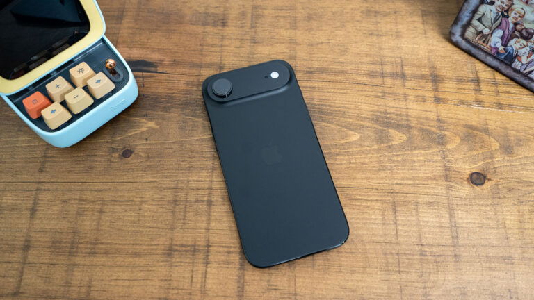 Apple iPhone Air 17 Smartphone Review