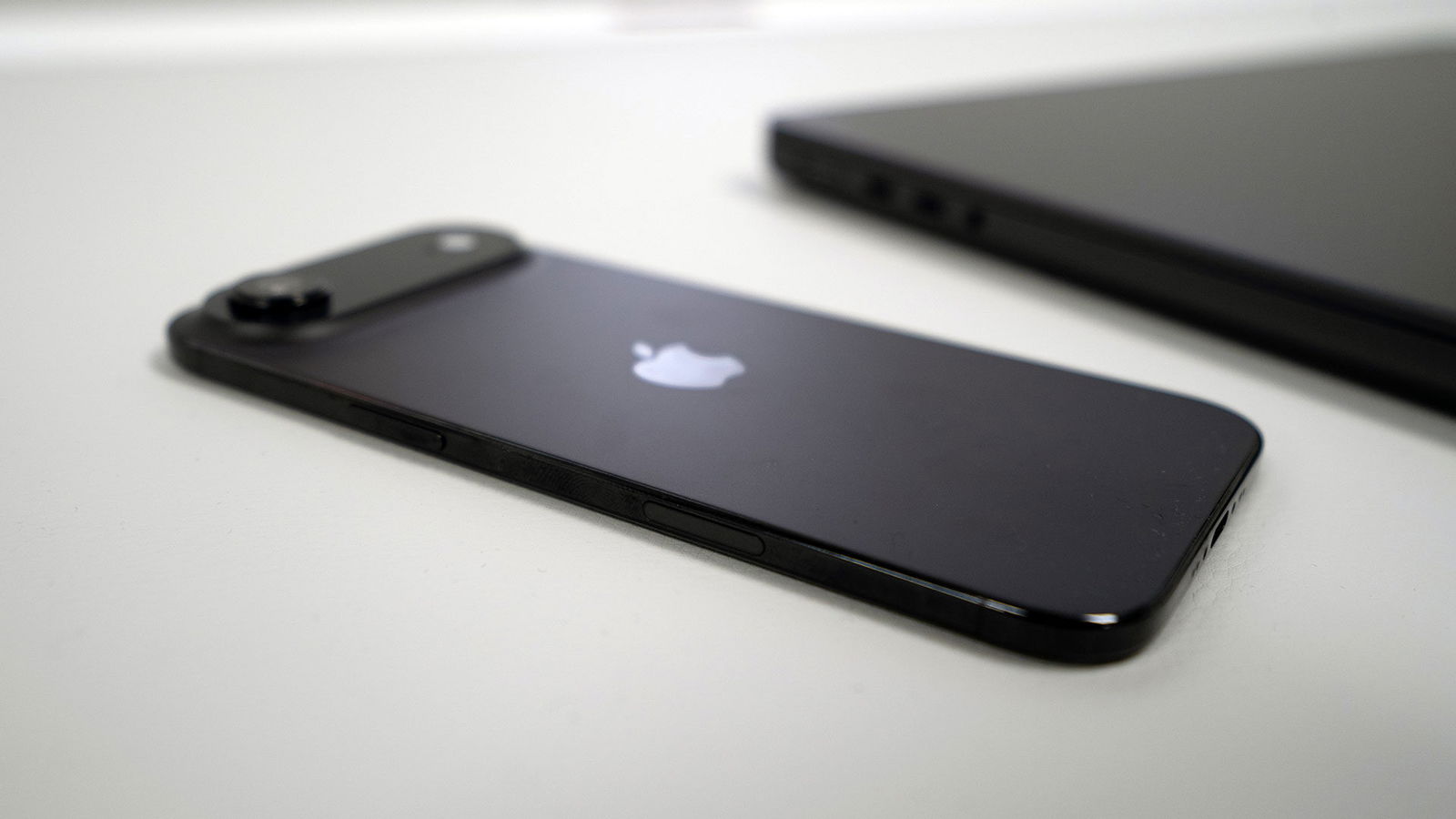 Apple Iphone Air 17 Smartphone Review Apple Iphone Air 17 Smartphone Review
