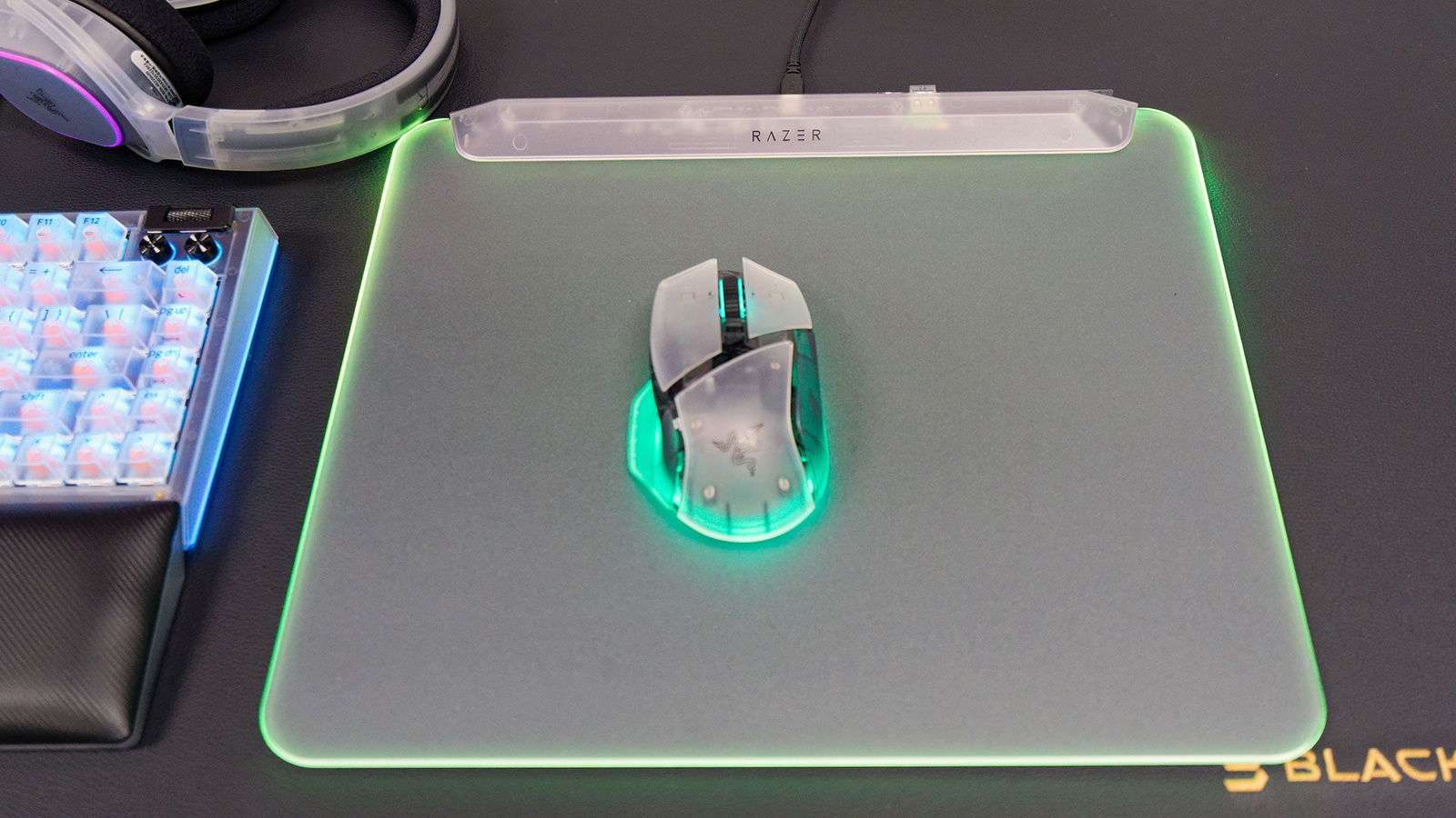 Razer’s Phantom White Line Puts A Clean, Futuristic Spin On Gaming Gear Razer’s Phantom White Line Puts A Clean, Futuristic Spin On Gaming Gear