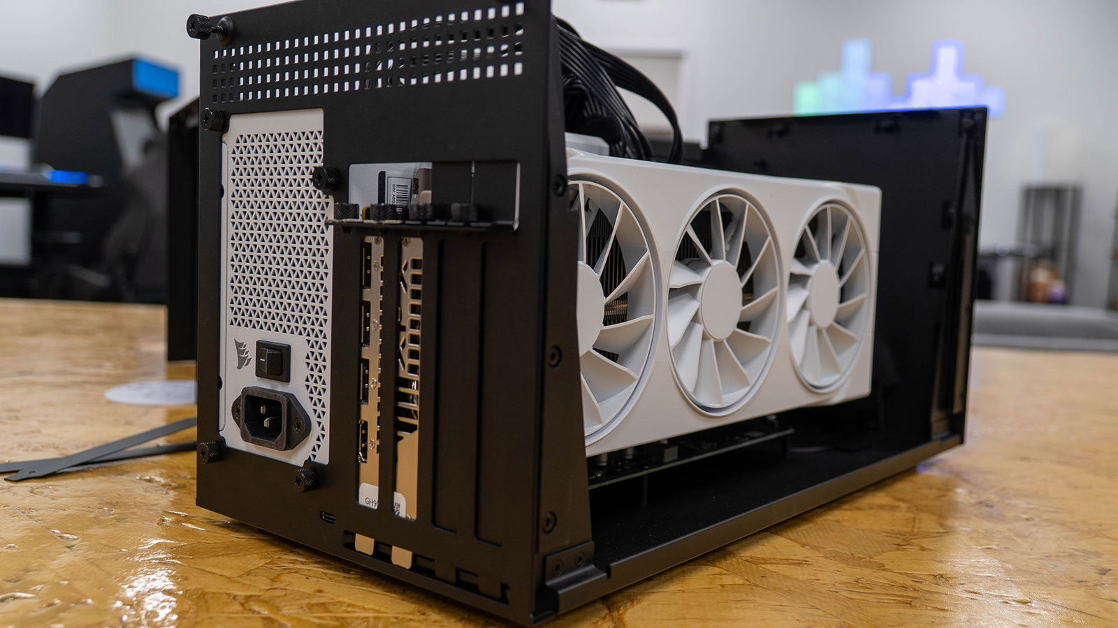 Razer Core X V2 Egpu Review Razer Core X V2 Egpu Review