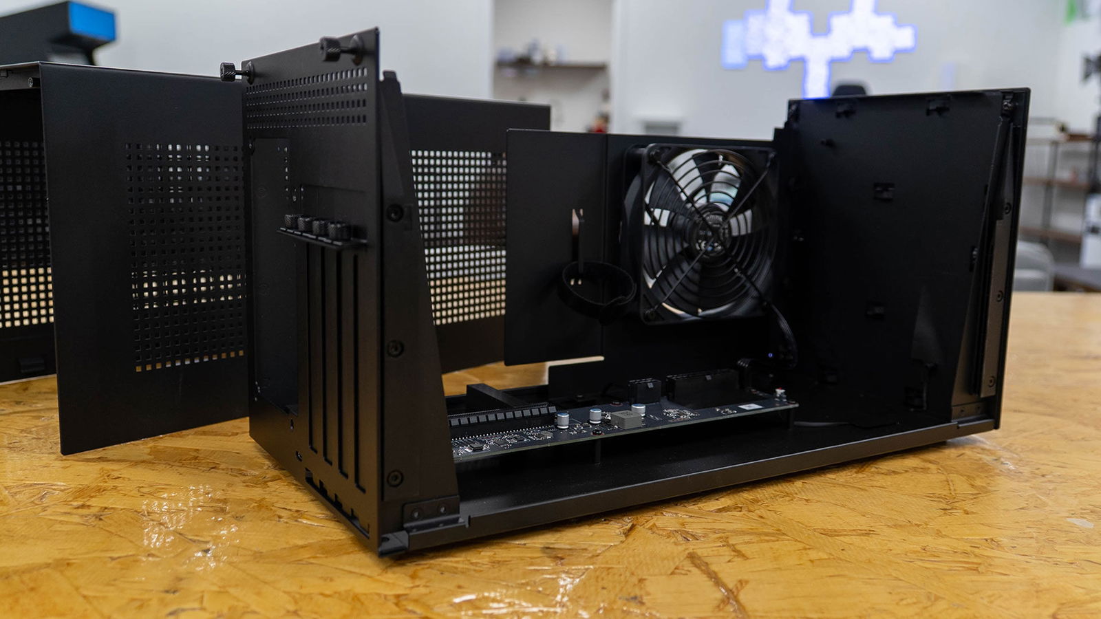 Razer Core X V2 Egpu Review Razer Core X V2 Egpu Review