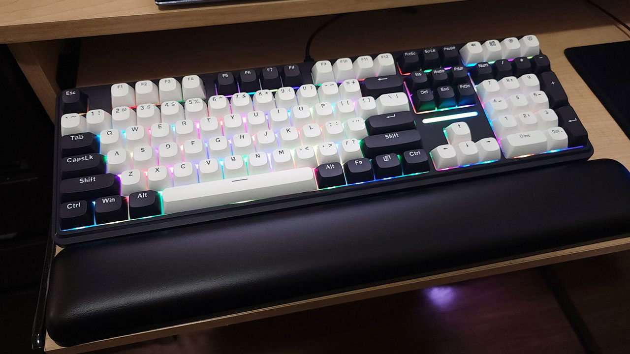Redragon Antonium K745 Pro Mechanical Keyboard Review