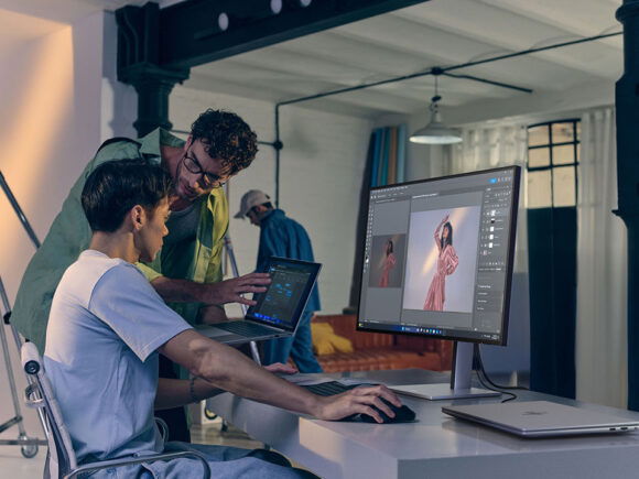 CES 2026: HP’s EliteBoard and Series 7 Pro Monitor Rethink the Modern Workstation