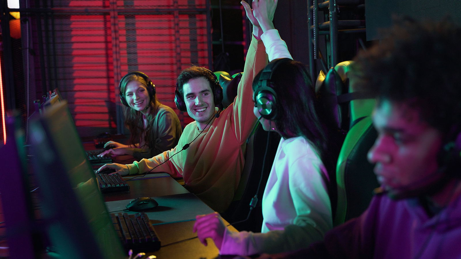 The Impact of Online Gaming on Modern Entertainment