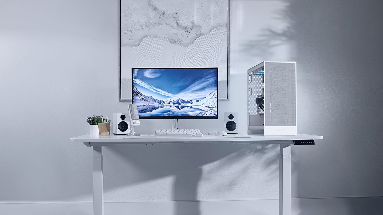 NZXT Player Two Prime Tower AMD Ryzen 7 9700X Review