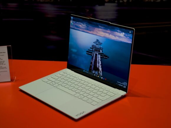 CES 2026: Lenovo’s Yoga Refresh Focuses on Workflow, Not Raw Performance