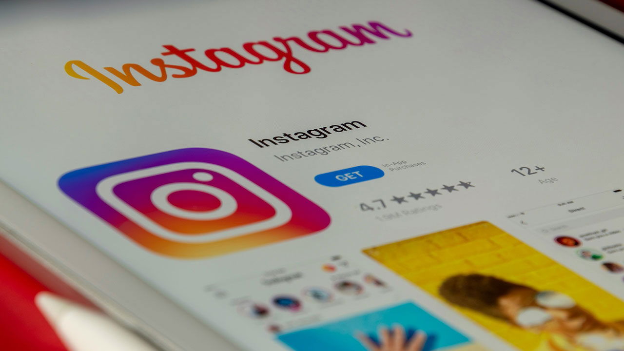 How People Download Instagram Stories On Different Devices