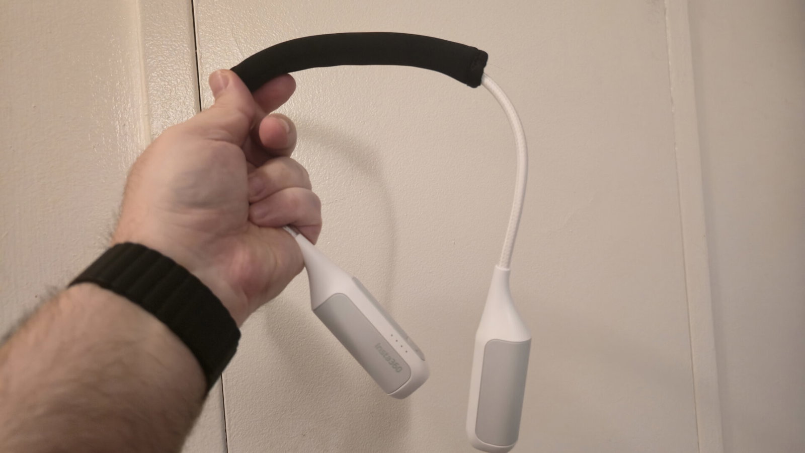 Insta360 Fomo Power Neck Mount Review